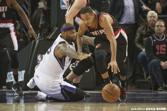 郭晶晶谈初遇霍启刚，有谁注意到他的眼神？真爱是藏不住的！.